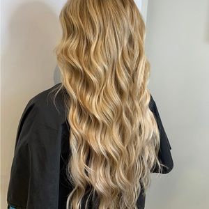 Hair extensions 22”